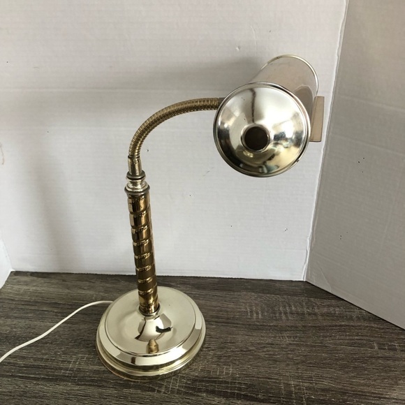 Vintage  Brass Bankers Lamp - Picture 9 of 14